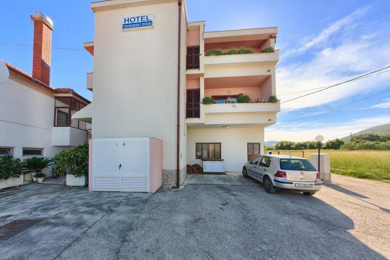Hotel Trogirski Dvori Zewnętrze zdjęcie