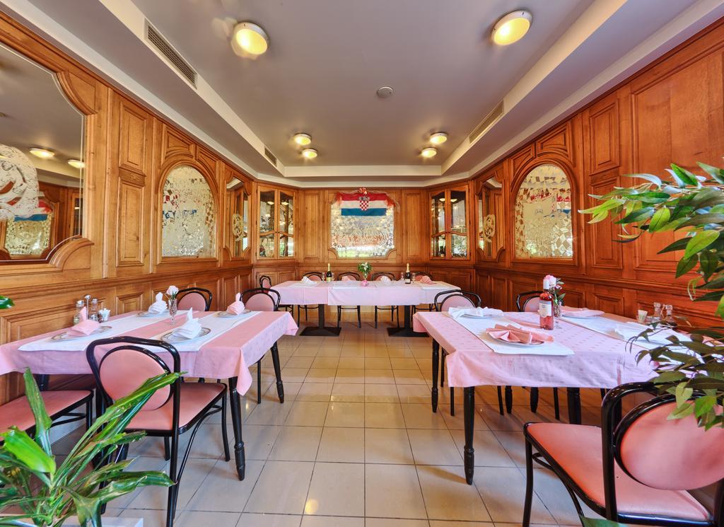 Hotel Trogirski Dvori Zewnętrze zdjęcie