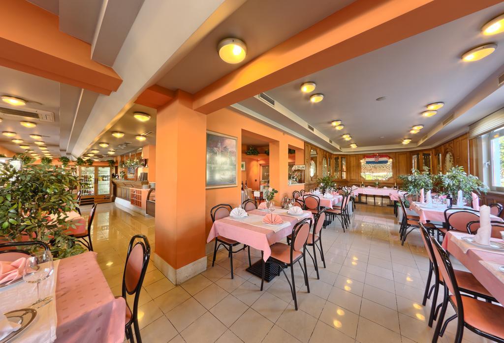Hotel Trogirski Dvori Zewnętrze zdjęcie