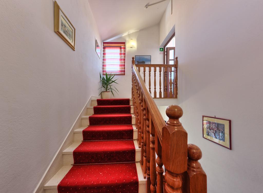 Hotel Trogirski Dvori Zewnętrze zdjęcie