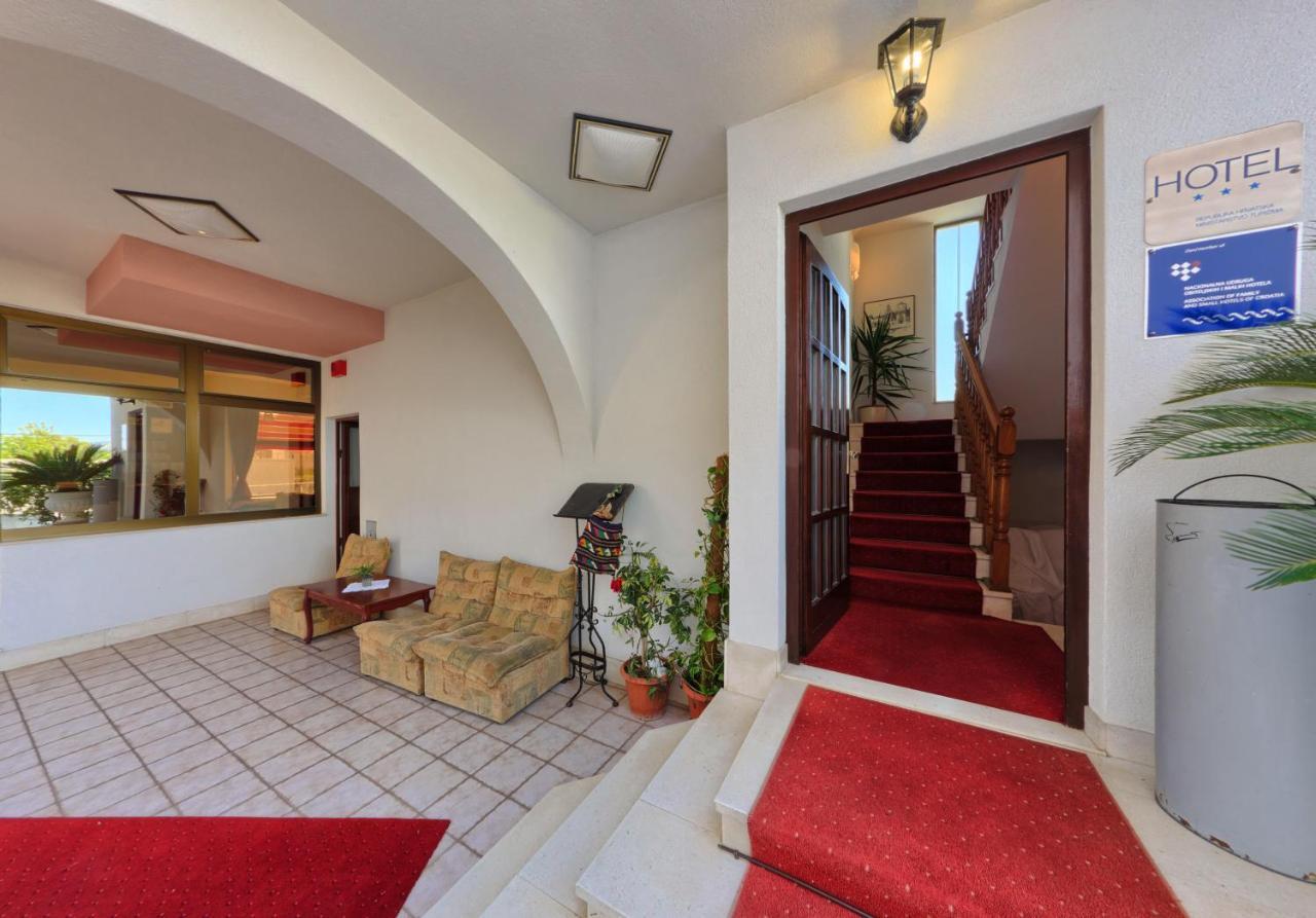 Hotel Trogirski Dvori Zewnętrze zdjęcie
