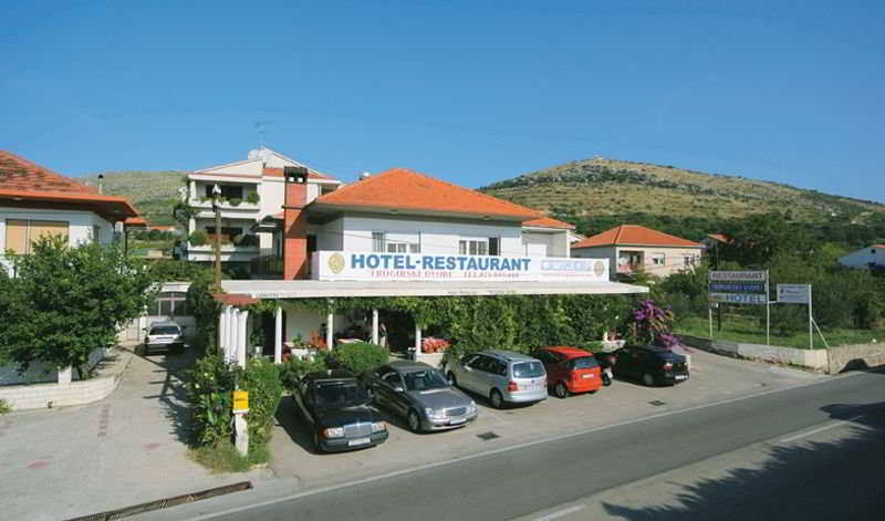 Hotel Trogirski Dvori Zewnętrze zdjęcie