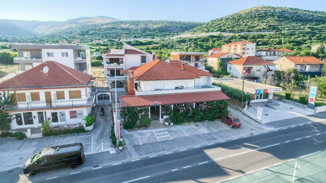 Hotel Trogirski Dvori Zewnętrze zdjęcie